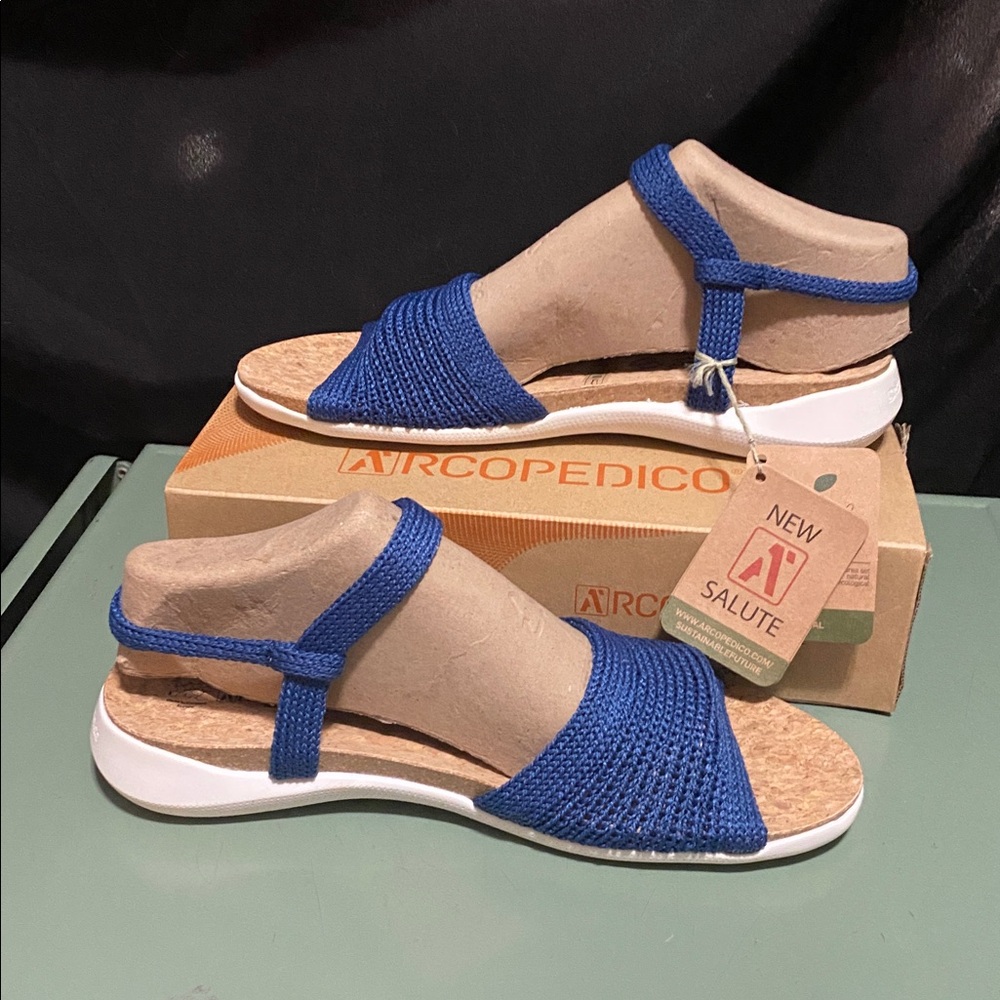 NWB Arcopedico sandals Bright blue Sustainable future twin arch support system